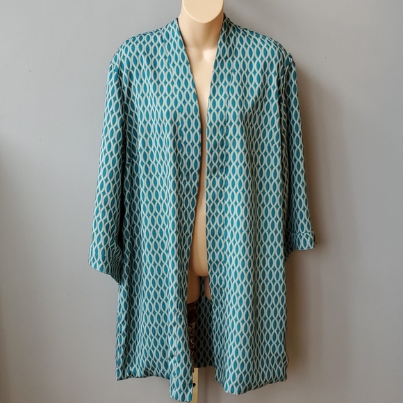 Chico's Reversible Mixed Floral-Geometric Kimono - Picture 6 of 9